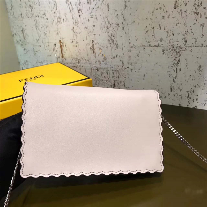 Fendi 2017新款 Tube Faces 小牛皮 俏皮鏈條包手拿包 米色