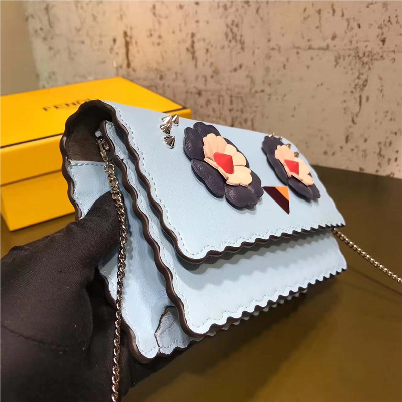 Fendi 2017新款 Tube Faces 小牛皮 俏皮鏈條包手拿包 天藍色