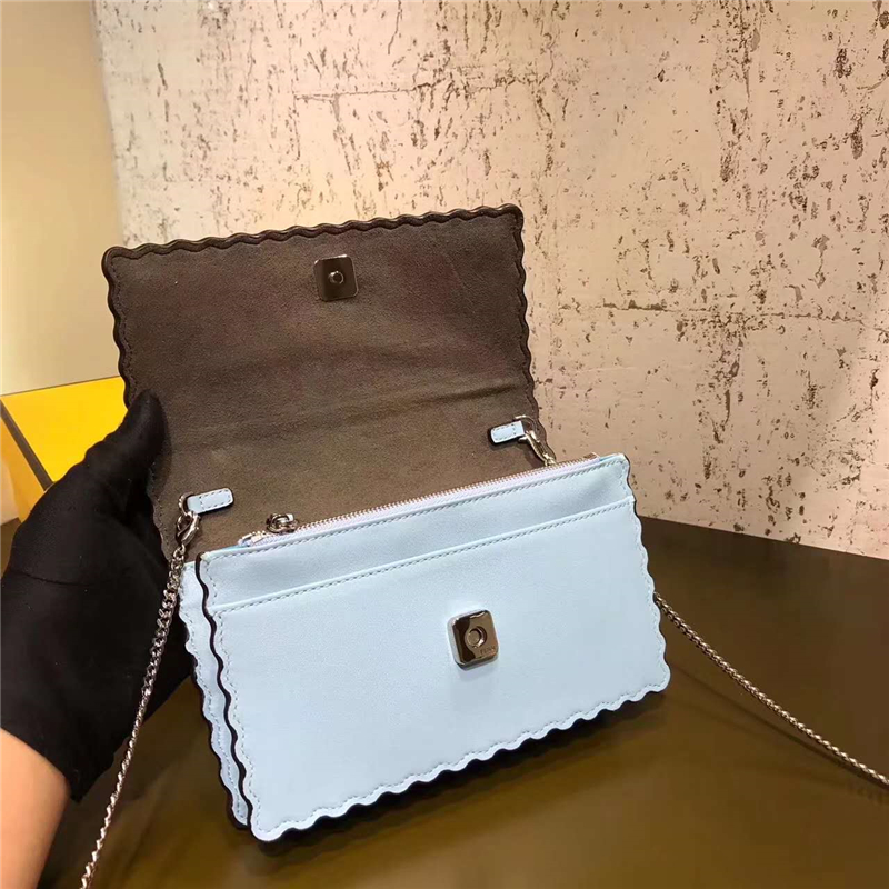 Fendi 2017新款 Tube Faces 小牛皮 俏皮鏈條包手拿包 天藍色