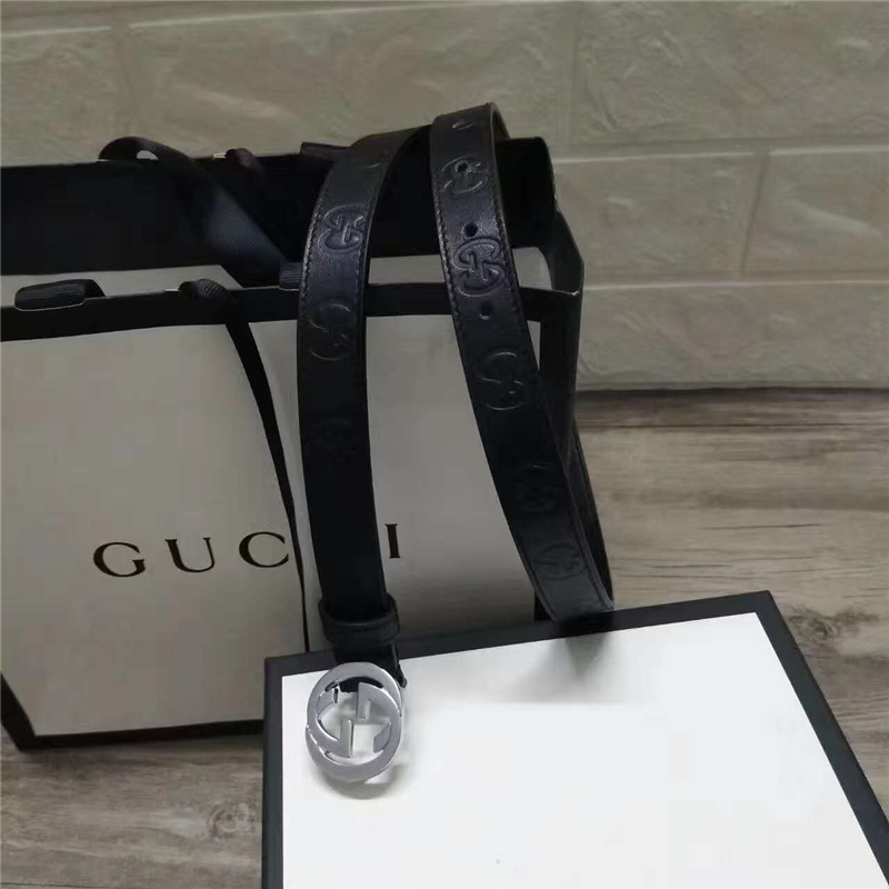 Gucci 新款 進口原版小牛皮壓花 女士腰帶 雙G扣頭 雙面可用 黑色銀扣