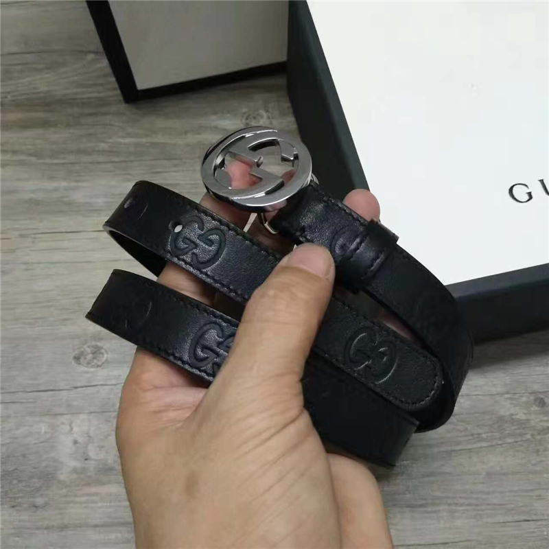 Gucci 新款 進口原版小牛皮壓花 女士腰帶 雙G扣頭 雙面可用 黑色銀扣