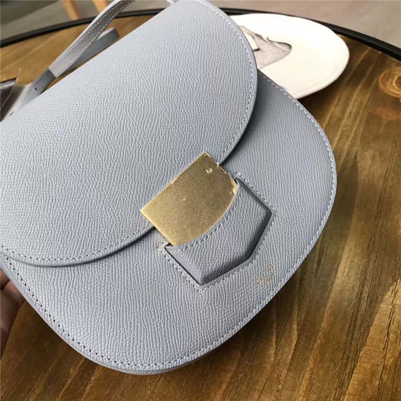 Celine 賽琳 Trotteur 小號牛皮 金扣 女士單肩斜挎翻蓋復古包馬鞍包 冰蘭