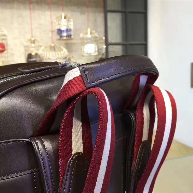 BALLY歐洲裝柜新款 進口牛皮 時尚休閑男士雙肩包 咖啡色