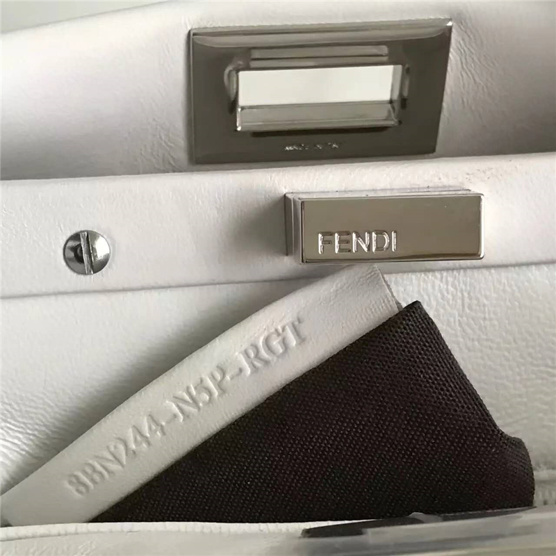 2590 FENDI 芬迪 軟羊皮革手提包 金屬配件 白色