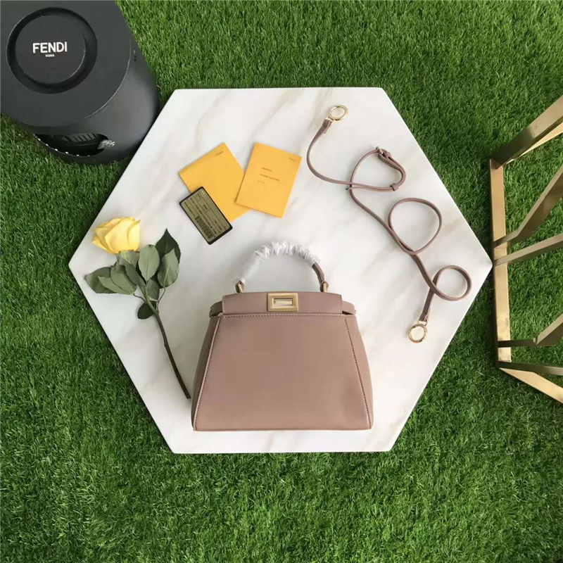 2590 FENDI 芬迪 軟羊皮革手提包 兩個內袋 金屬配件 裸粉