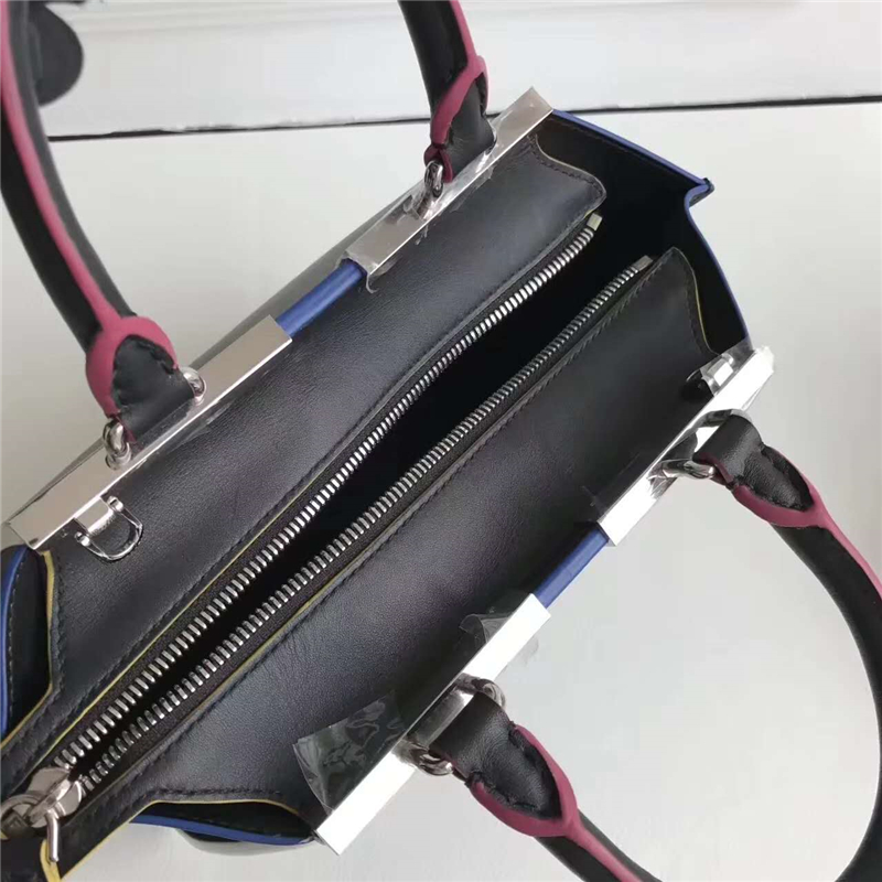 279 FENDI 芬迪 迷你柔軟小牛皮 購物包 彩色毛邊 軟羊革襯里 黑色(黑襯里)