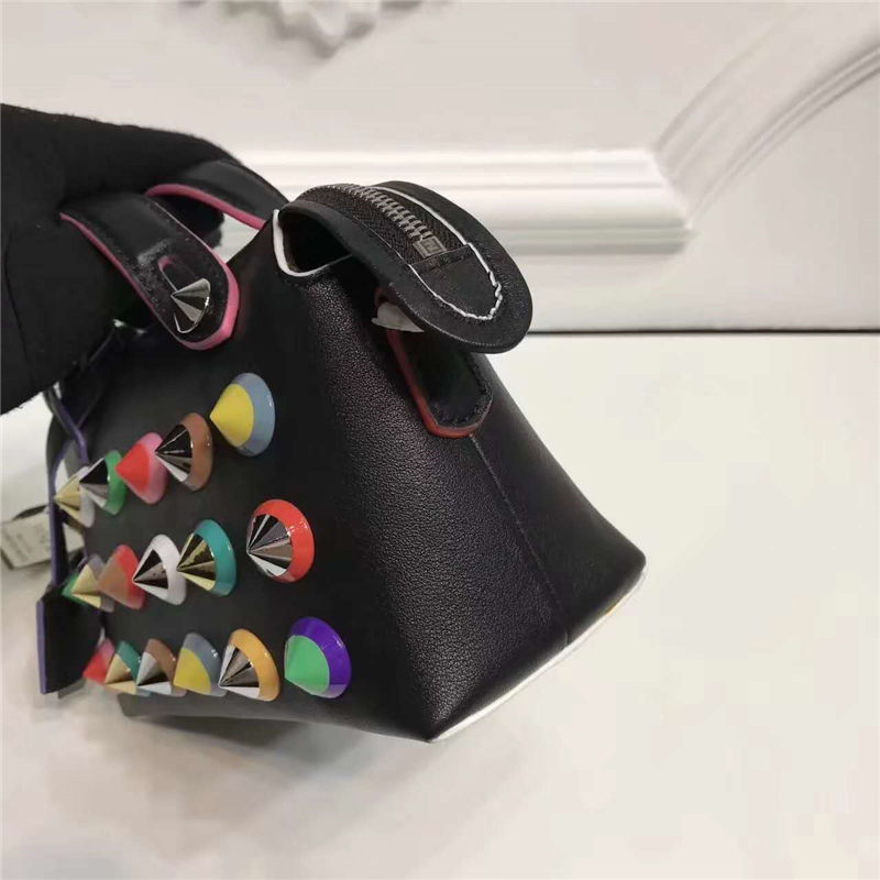9133S FENDI 芬迪 波士頓小牛皮 鉚釘飾 手提包挎包 黑色