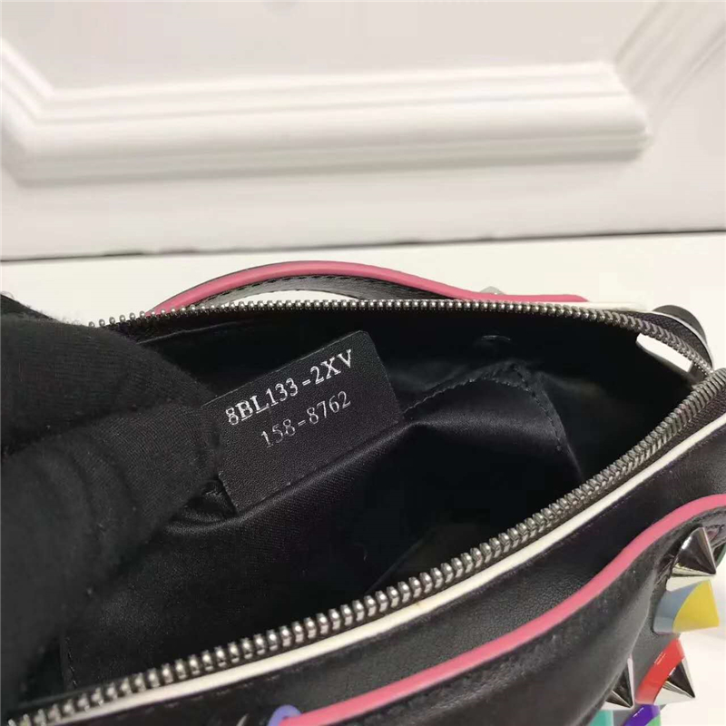 9133S FENDI 芬迪 波士頓小牛皮 鉚釘飾 手提包挎包 黑色