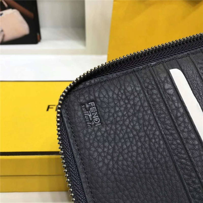 0198 FENDI 芬迪 荔枝紋白叻釘 羅馬環繞式拉鏈SELLERIA皮夾 黑色