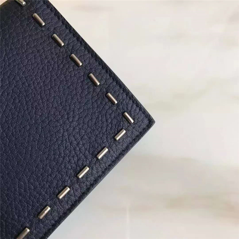 0186 FENDI 芬迪 荔枝紋白叻釘 羅馬SELLERIA長(zhǎng)款皮夾 黑灰色