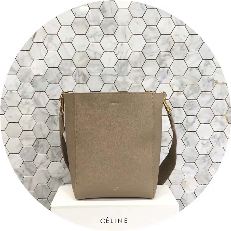 Celine 賽琳 Seau Sangle 真皮荔枝紋 寬肩帶 Sangle水桶包 卡其色