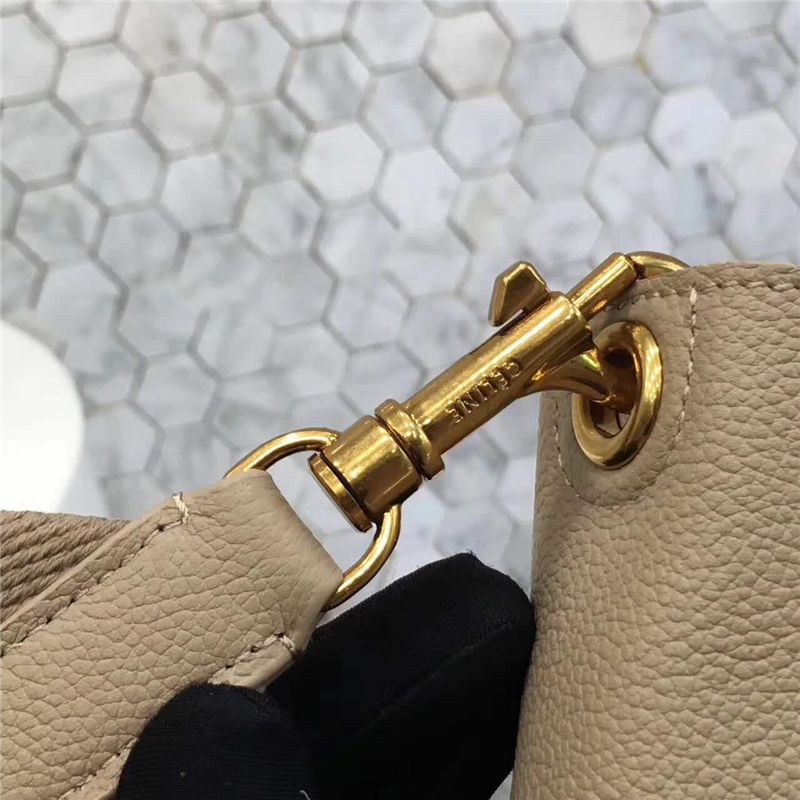 Celine 賽琳 Seau Sangle 真皮荔枝紋 寬肩帶 Sangle水桶包 卡其色