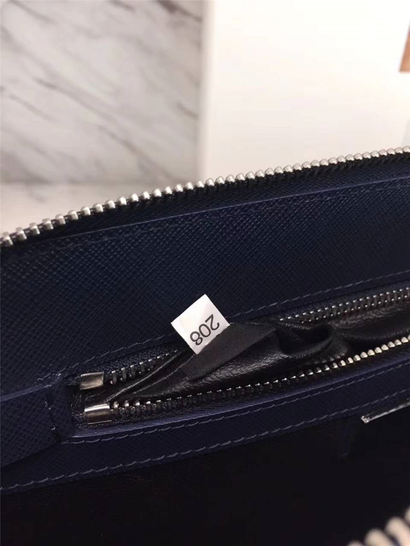 2VF056 Prada普拉達 新款車仔 原廠皮 男士 手拿包 深藍色