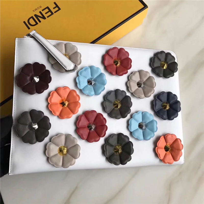 0368 FENDI 芬迪 拼色花朵裝飾 牛皮 手拿包 白色