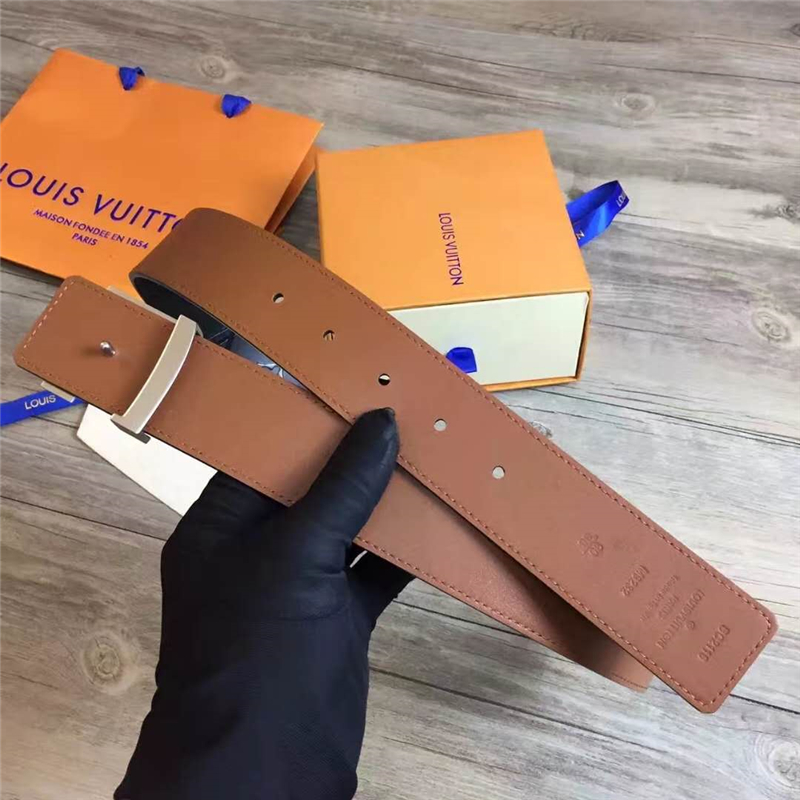 M9232 LV專柜新款 原版牛皮 LV皮帶腰帶 雙面可用 黑色銀扣