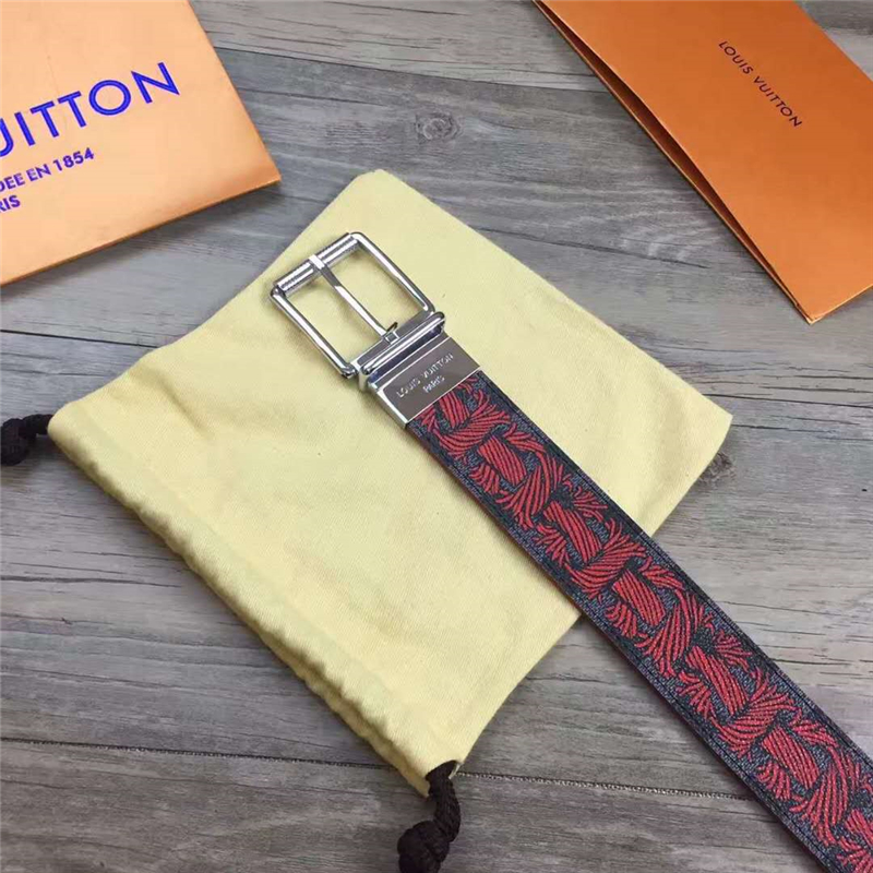 M9331 LV 路易威登 專柜經(jīng)典款 麻繩印花 不銹鋼針扣 休閑皮帶 紅色