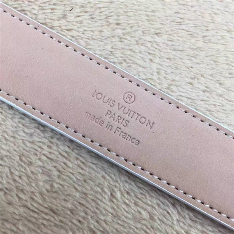 LV 路易威登 專柜新品 經典白棋盤格 不銹鋼針扣 女士皮帶