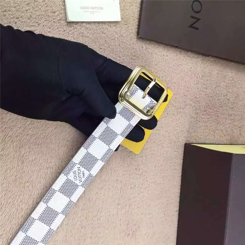 LV 路易威登 專柜新品 經典白棋盤格 不銹鋼針扣 女士皮帶