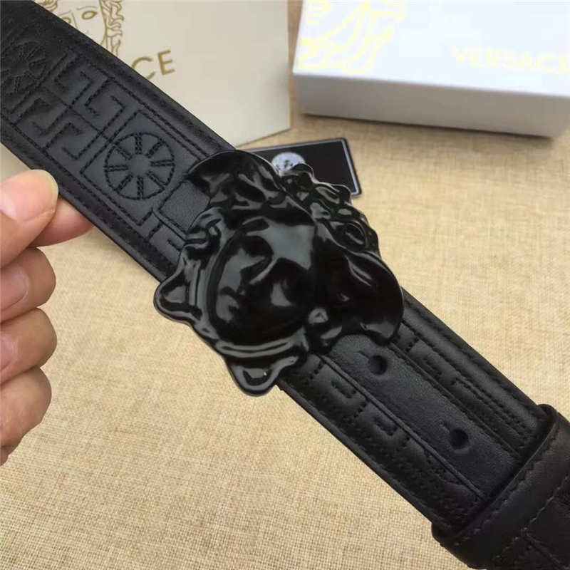 Versace 范思哲 2017新款皮帶 美杜莎扣頭 凹印圖案 男士腰帶 黑色