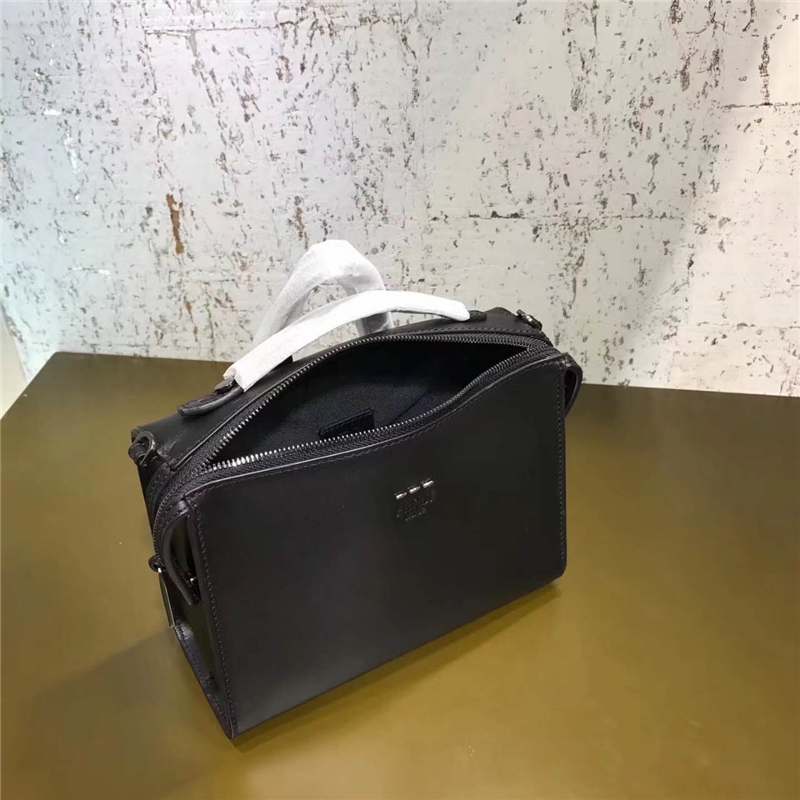 6238 FENDI 芬迪 長方形 小牛皮 男士 手提斜跨包 黑色