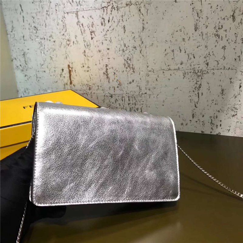 7346 FENDI 芬迪 立體花朵裝飾 柔軟小牛皮 鏈條肩包 銀色