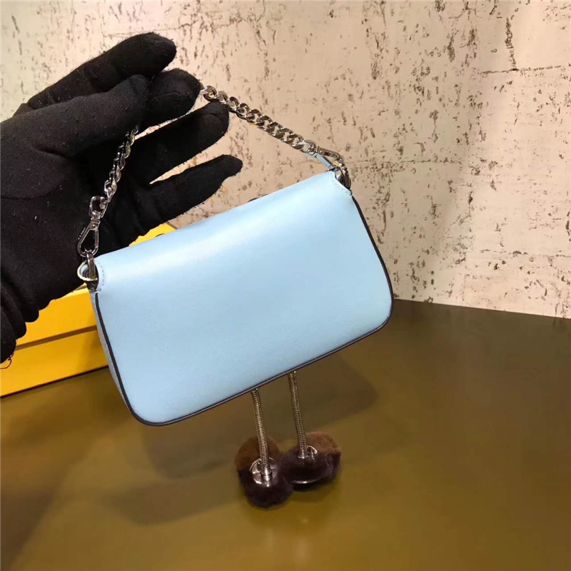 203 FENDI 芬迪 小怪獸帶腳包 拼色花朵鉚釘 鏈條手提肩包 天藍色