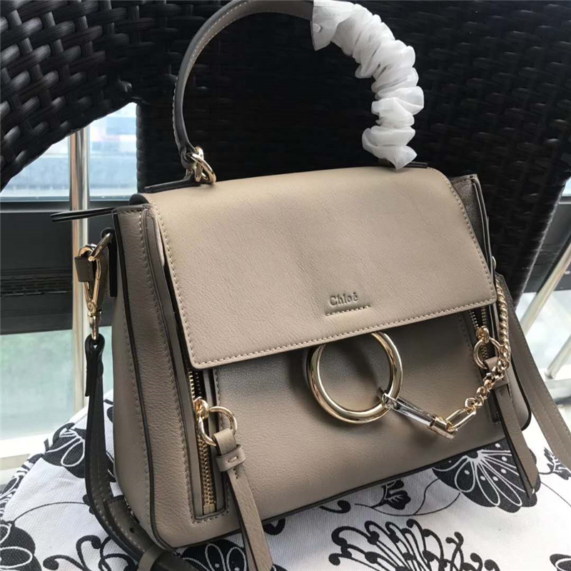 Chloé 珂洛伊 Faye Day 定制肩帶 小號 圓環鏈條 單肩斜挎包 淺灰色