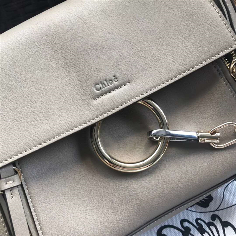 Chloé 珂洛伊 Faye Day 定制肩帶 小號 圓環鏈條 單肩斜挎包 淺灰色