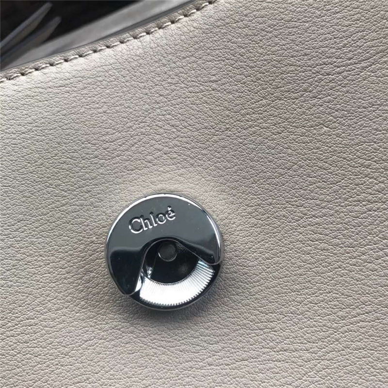 Chloé 珂洛伊 Faye Day 定制肩帶 小號 圓環鏈條 單肩斜挎包 淺灰色