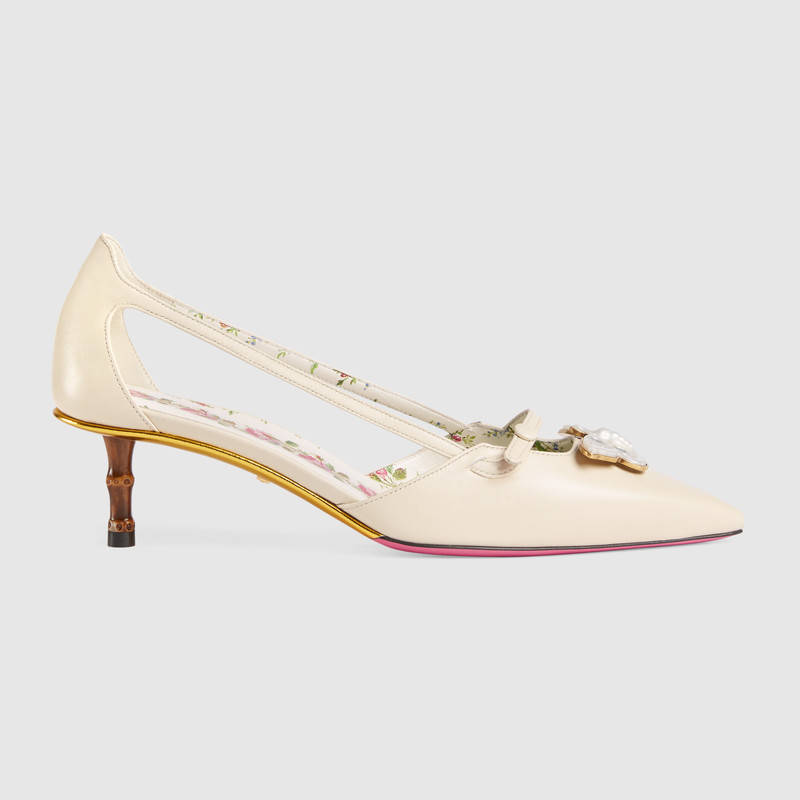 493934 GUCCI 飛蛾裝飾 竹節鞋跟 Gucci尖頭高跟鞋 復古白色