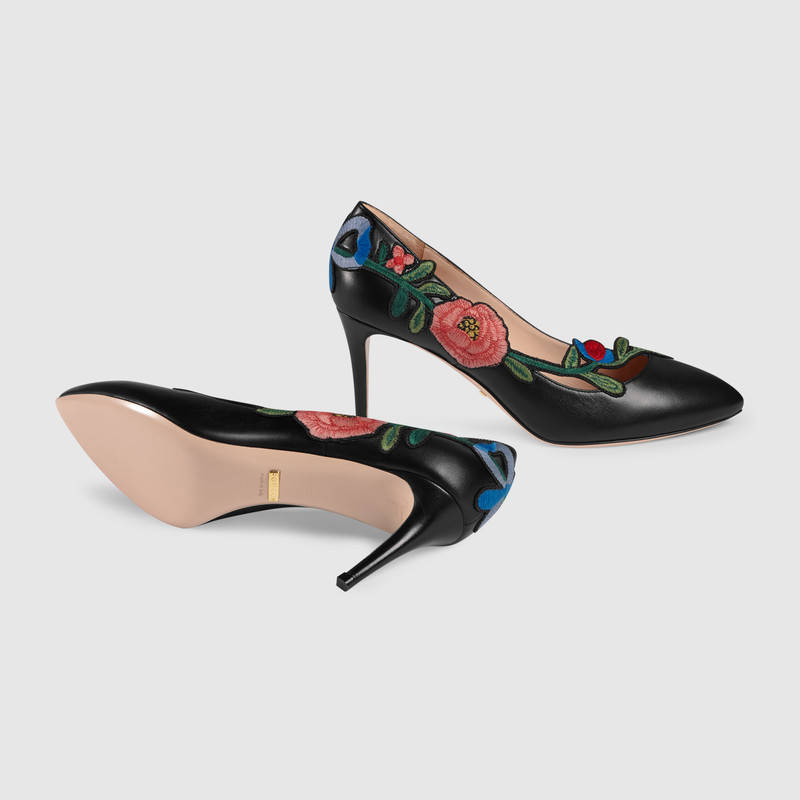 475084 GUCCI 花型刺繡 皮革 尖頭中跟 淺口鞋 黑色