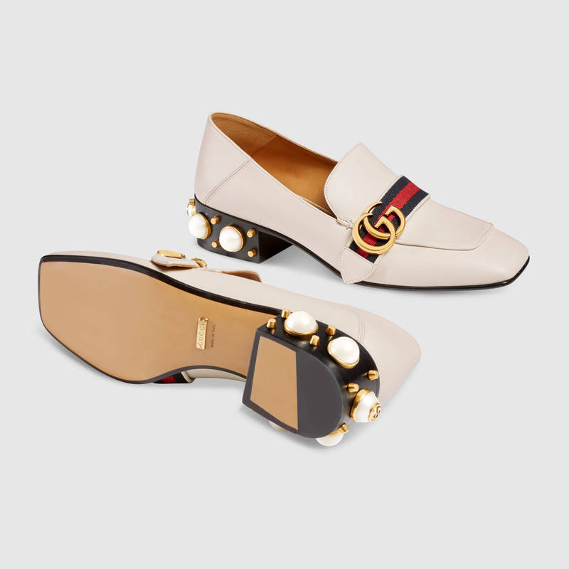 423559 GUCCI 雙G裝飾 皮革 GG珍珠和鉚釘 低跟樂福鞋 白色