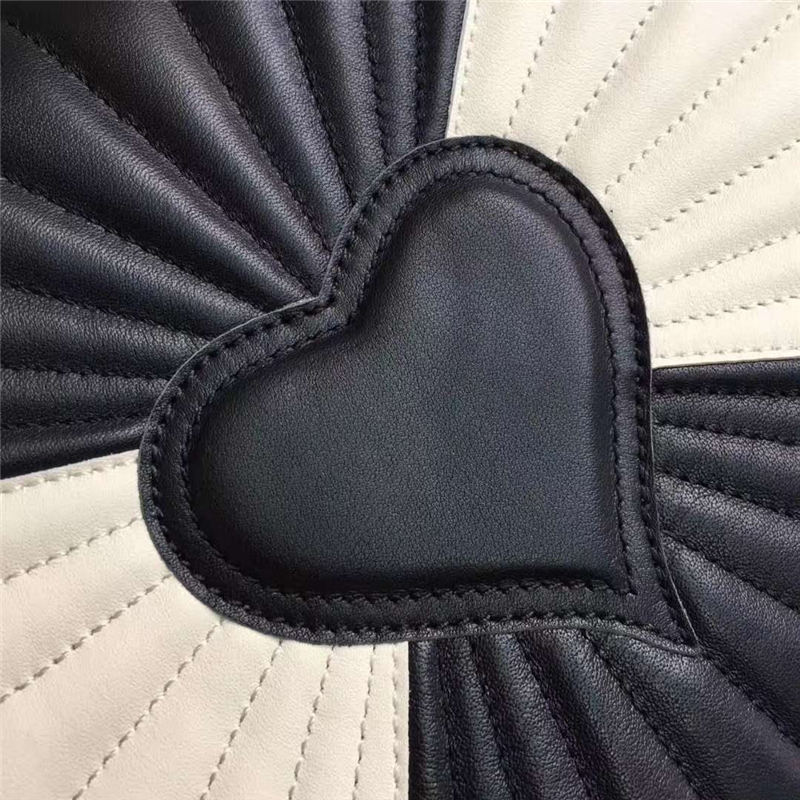 476531 GUCCI Queen Margaret 系列 絎縫皮革 手提包 黑白橫款