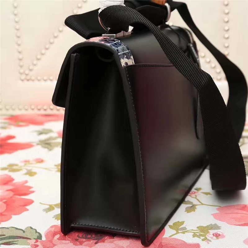 453751 Lilith 2017款 綠寶石蛇頭 竹節(jié)提手 蝴蝶結(jié) 單肩斜跨包 黑色