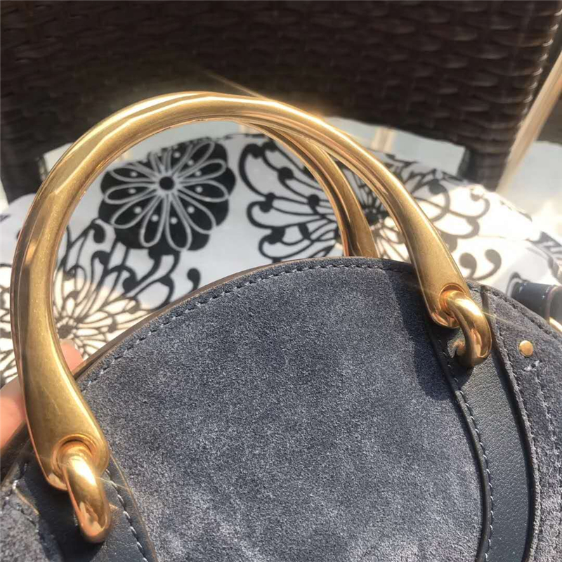 Chloe 蔻依 17秋冬 Pixie手環包 磨砂拼皮 圓形手提包 藍灰色