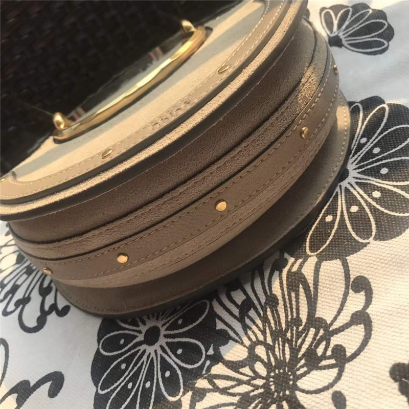 Chloe 蔻依 17秋冬 Pixie手環包 磨砂拼皮 圓形手提包 淺灰色