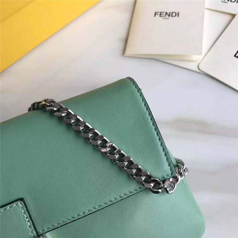 212 FENDI 芬迪 時裝秀MICRO BAGUETTE 翻蓋雙F 鏈條 手提斜挎包 薄荷綠