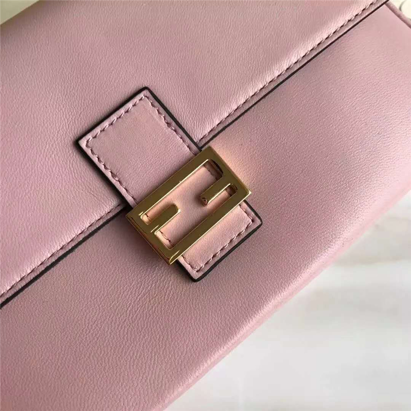 212 FENDI 芬迪 時裝秀MICRO BAGUETTE 翻蓋雙F 鏈條 手提斜挎包 粉色