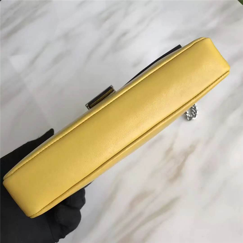 212 FENDI 芬迪 時(shí)裝秀MICRO BAGUETTE 翻蓋雙F 鏈條 手提斜挎包 黃色