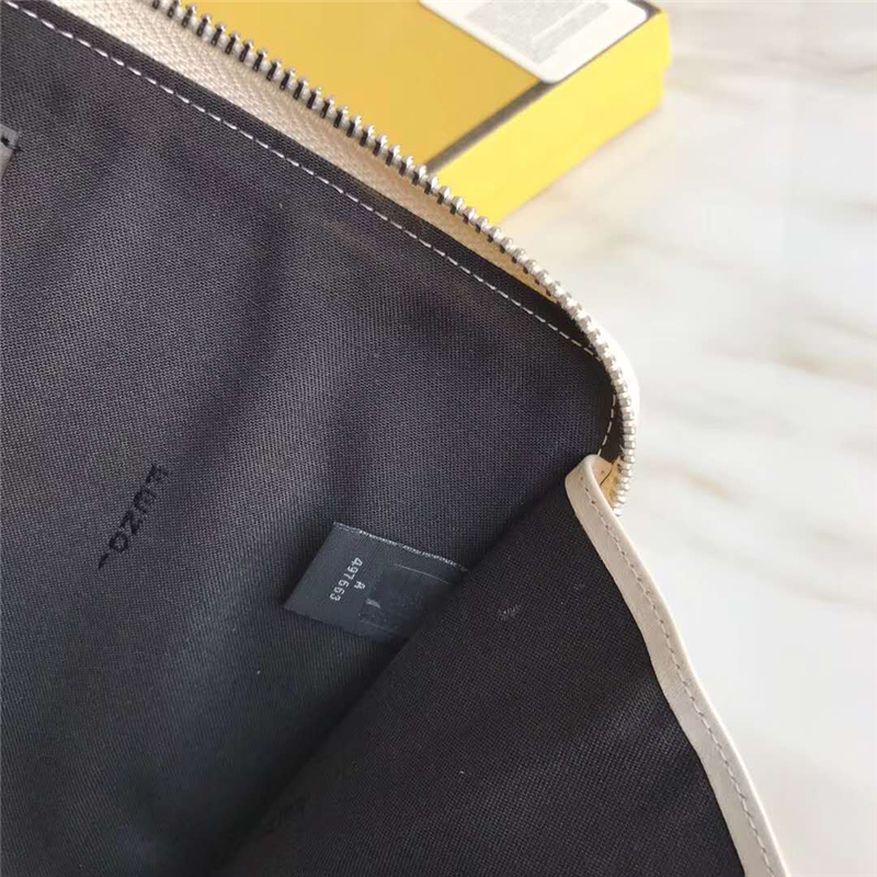 0363 FENDI 芬迪 小怪獸眼睛 羊皮拼蟒蛇皮 拉鏈手拿包 白色