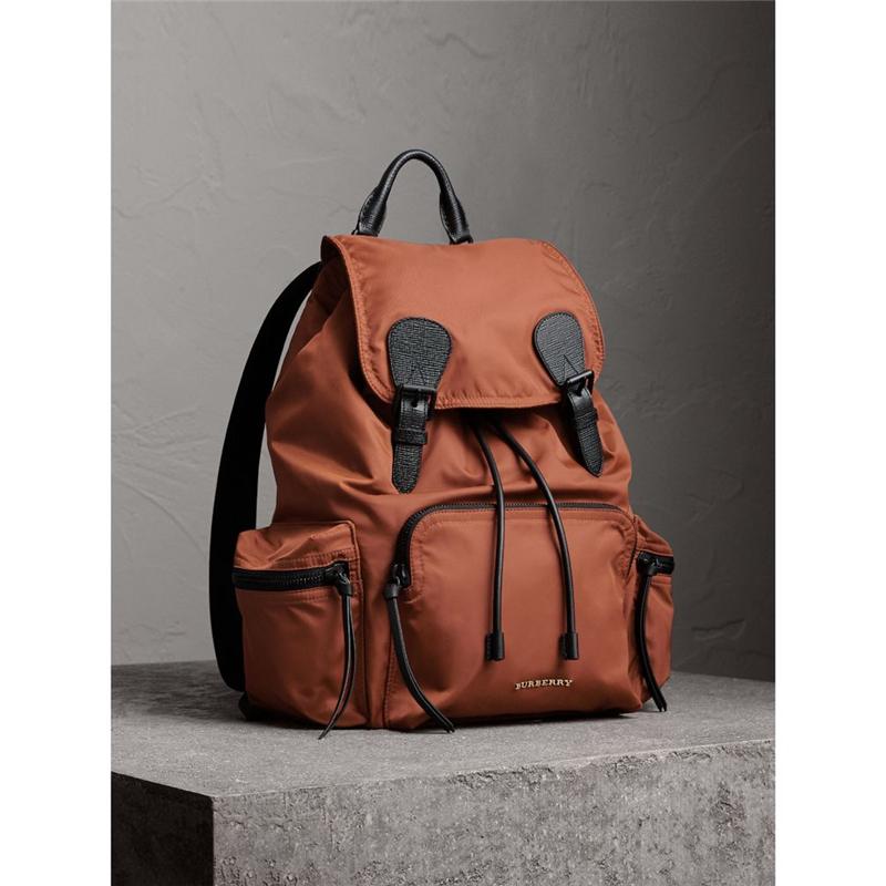 40330701 The Rucksack 大號 功能性 尼龍拼皮革 軍旅背包 紅杉色