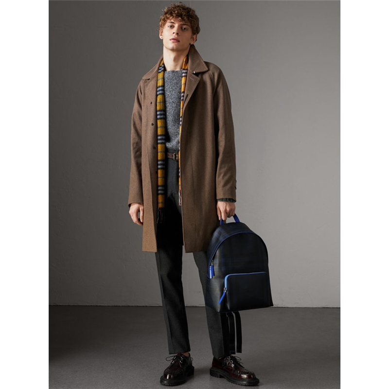 40648891 巴寶莉 皮革裝飾 London 格紋雙肩包 海軍藍配黑色