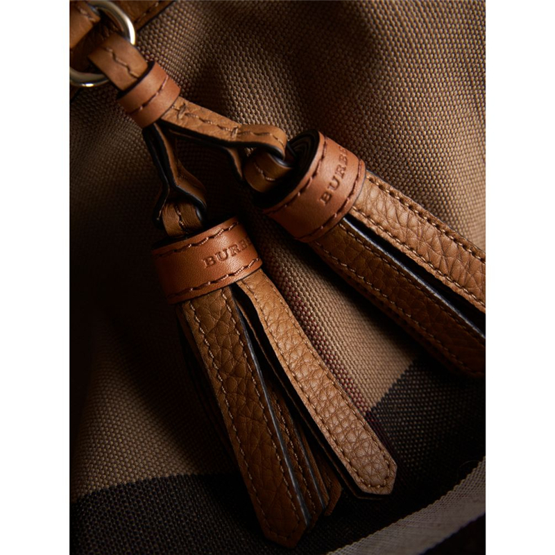 39829371 巴寶莉 The Ashby 中號(hào) Canvas 格紋拼皮革 流蘇穗飾 艾仕貝手袋 鞍褐色