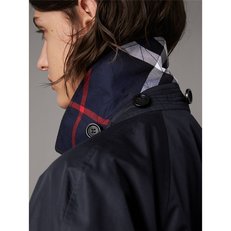 40611181 巴寶莉 棉質混紡 輕便大衣 女士中長款風衣 含可拆式連帽 海軍藍