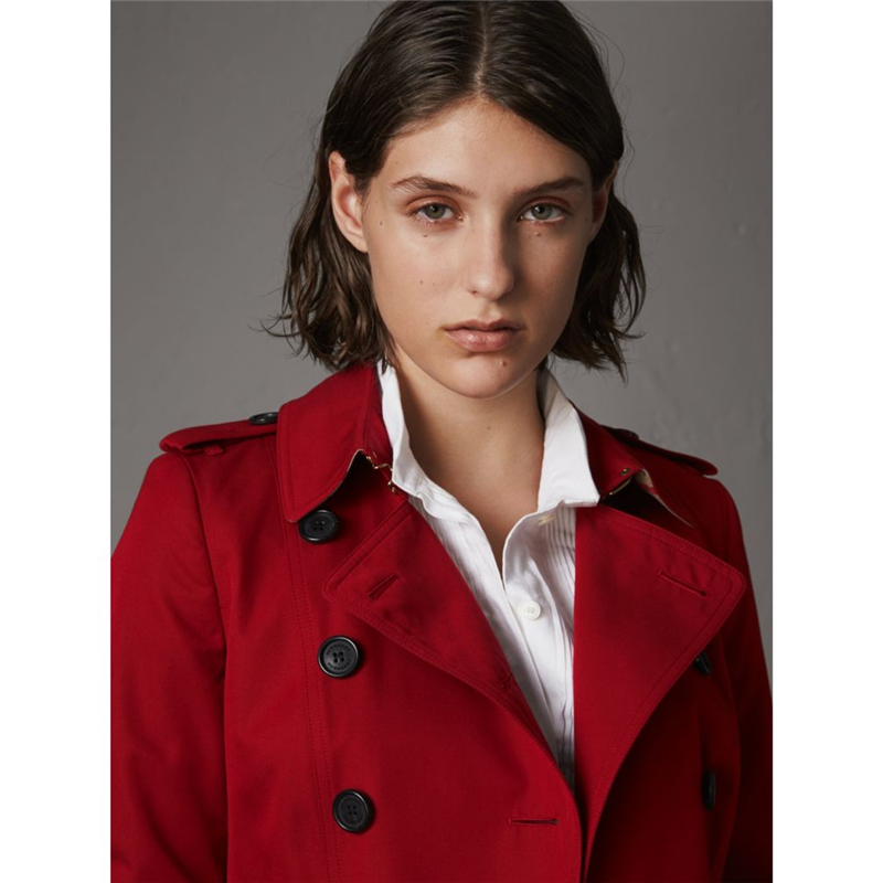 40133091 Burberry 巴寶莉 切爾西版型 女士短款 Trench 風衣 繽紛紅色