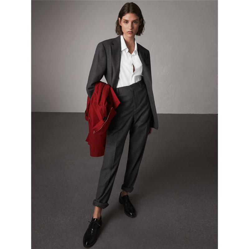 39970251 Burberry 巴寶莉 肯辛頓版型 女士長款 Trench 風衣 繽紛紅色