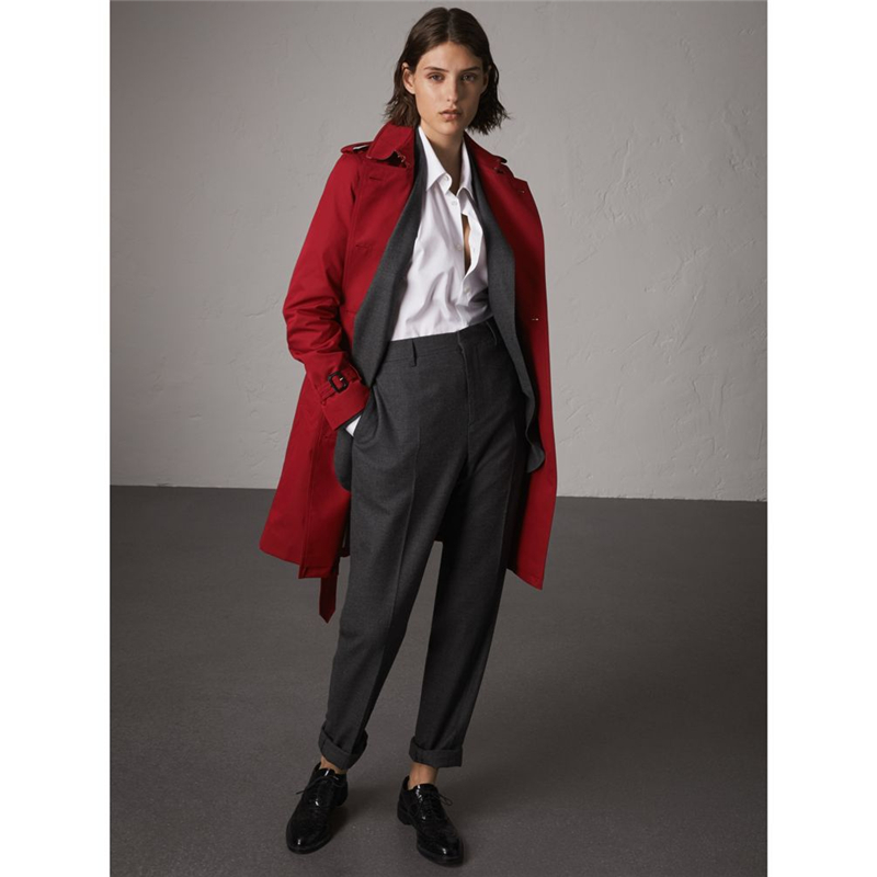 39970251 Burberry 巴寶莉 肯辛頓版型 女士長款 Trench 風衣 繽紛紅色