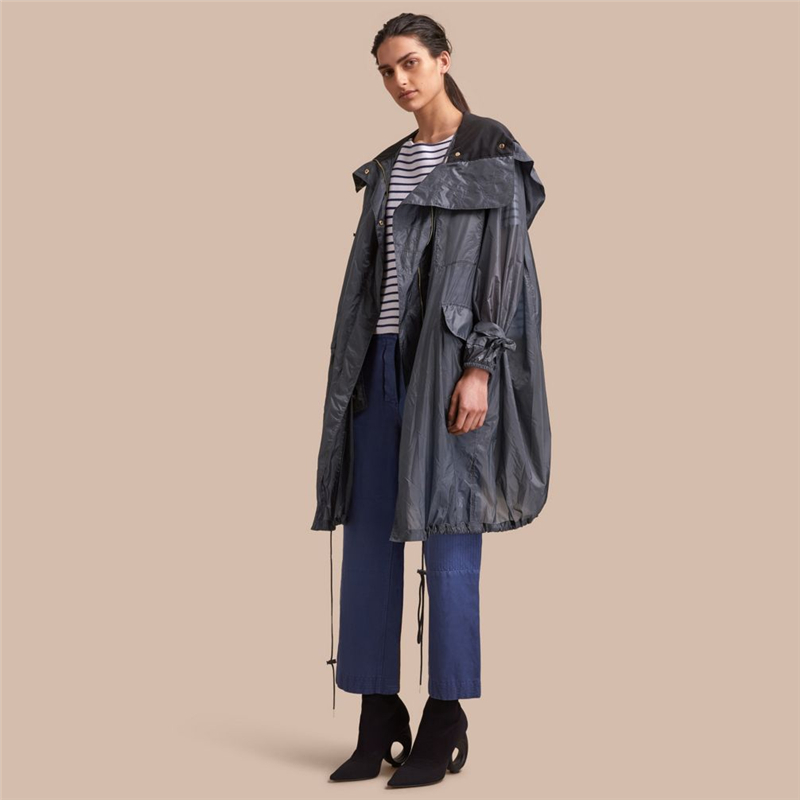 40498721 Burberry巴寶莉 輕便連帽 寬松 女士長款 風雪大衣 空軍藍
