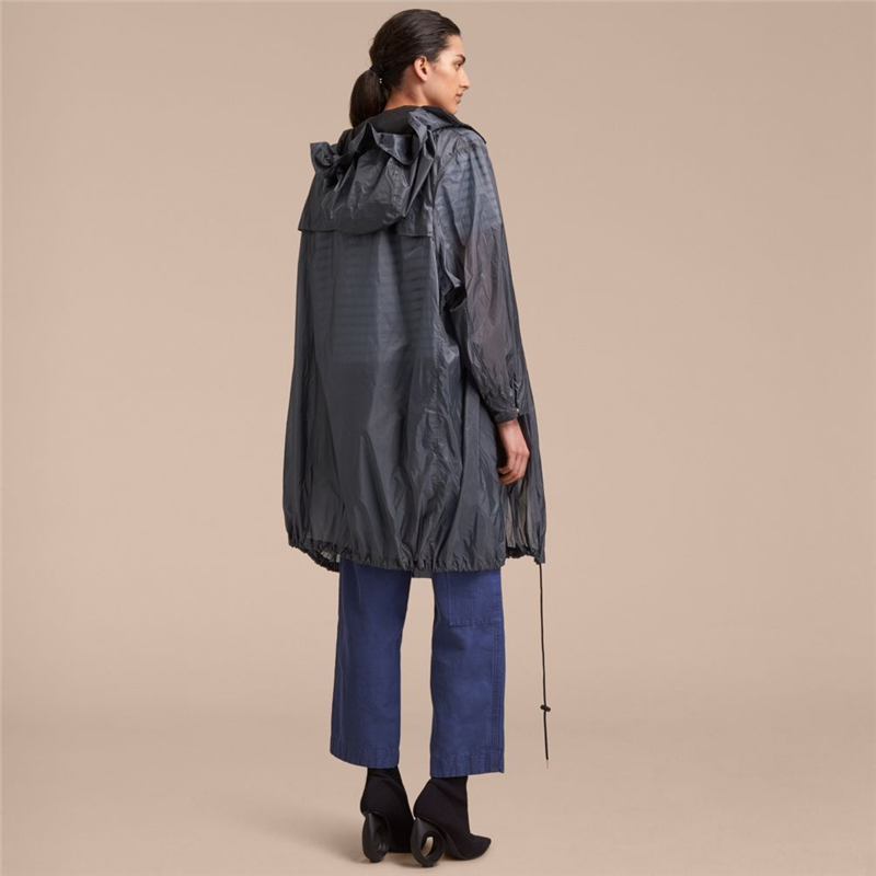40498721 Burberry巴寶莉 輕便連帽 寬松 女士長款 風雪大衣 空軍藍