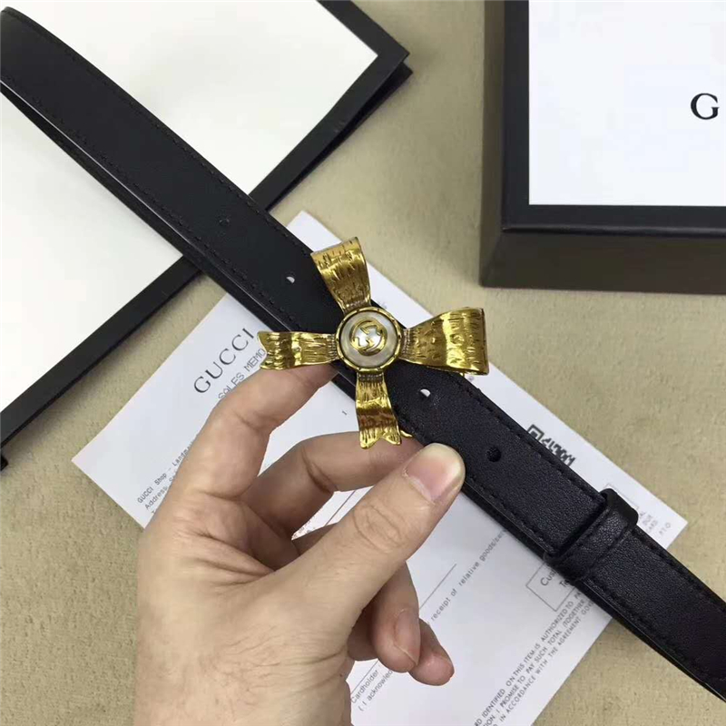 2008114899 Gucci 2017年新款 牛皮 金屬蝴蝶結飾釘 雙G帶扣 女式皮帶 黑色